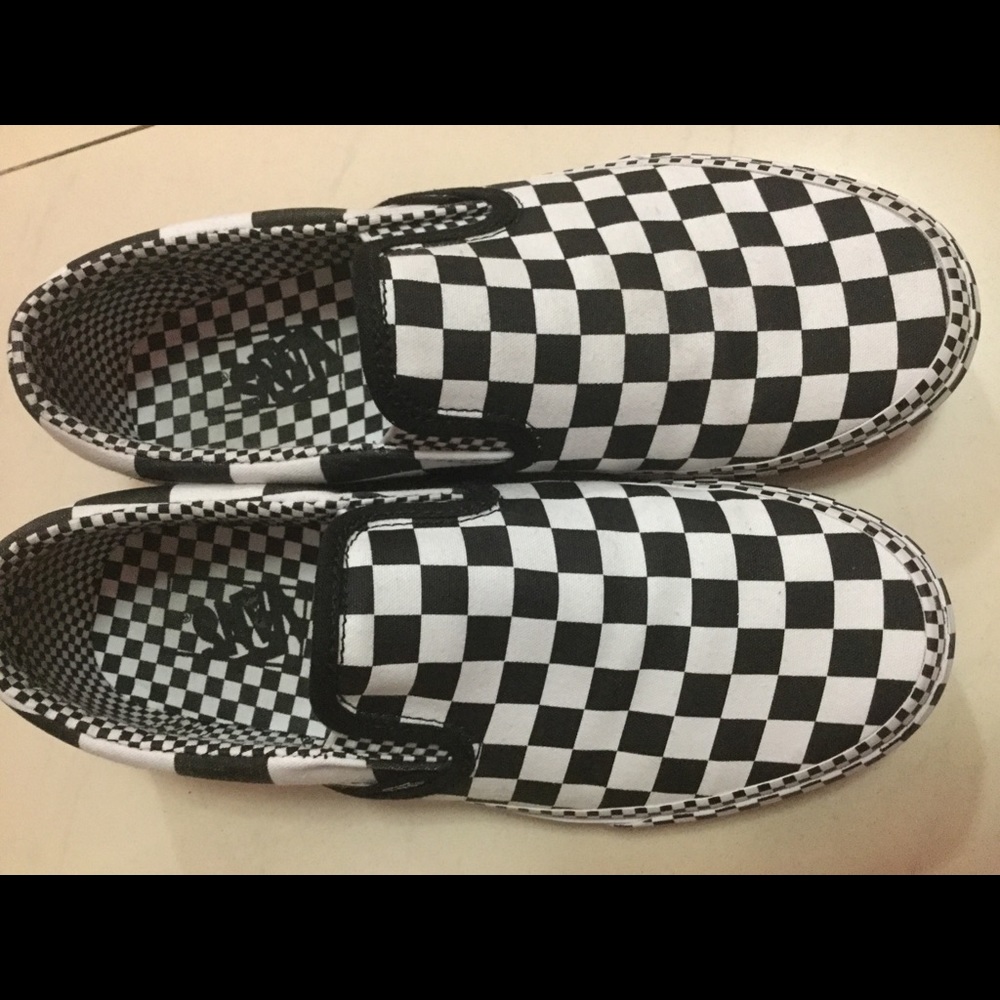 Vans - Picture 2 of 6